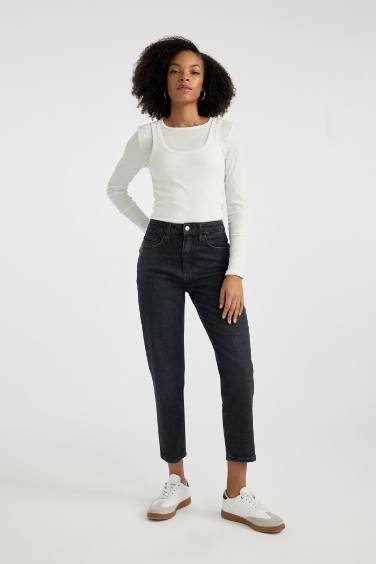 High Waist Ankle Length Comfort Mom Fit Jeans