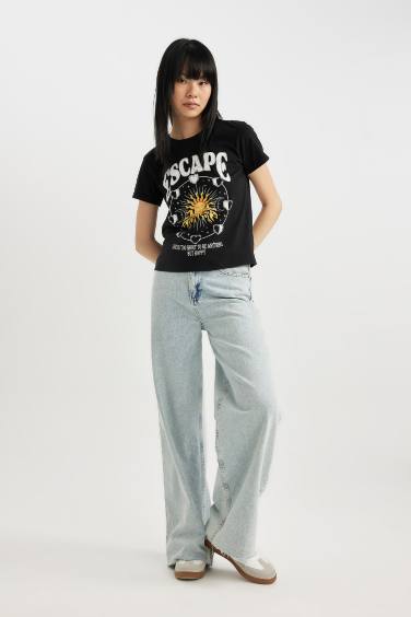 تيشيرت سليم فيت نص ردن ريبانا