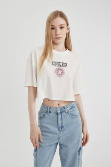 تيشيرت نص كم واسع مطبوع برقبة مستديرة