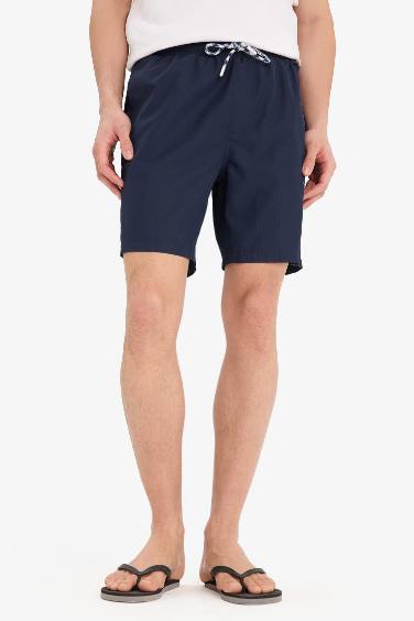 شورت سباحة قصير قصة عادية ببطانة شبكية