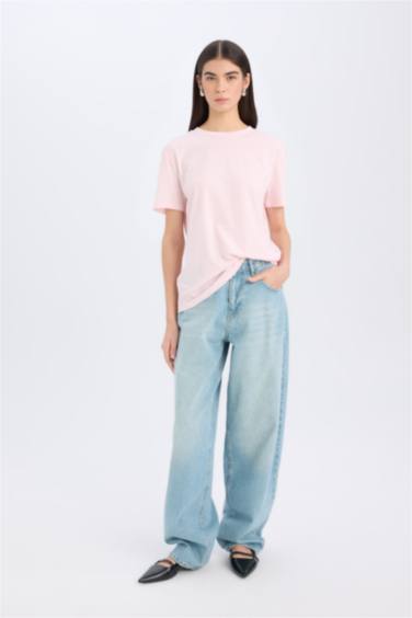 Базовая футболка regular fit с круглым вырезом и короткими рукавами