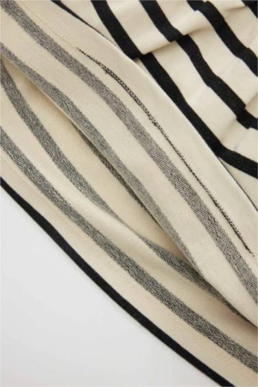 فستان بناتي مخطط قماش رقيق قصة عادية ردن طويل