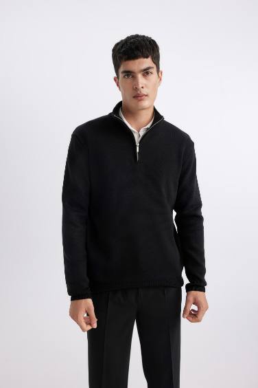 Standard Fit Stand Collar Zippered Pullover