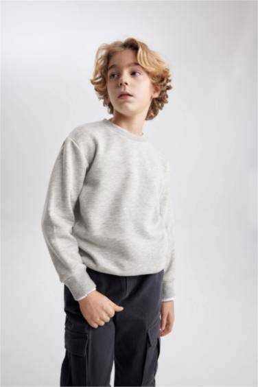 سويت شيرت ولادي قصة عادية بياخة مستديرة