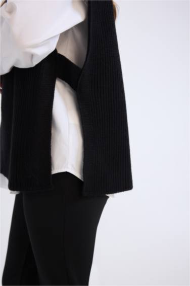 بلوفر كت قصة عادية بياقة مدورة