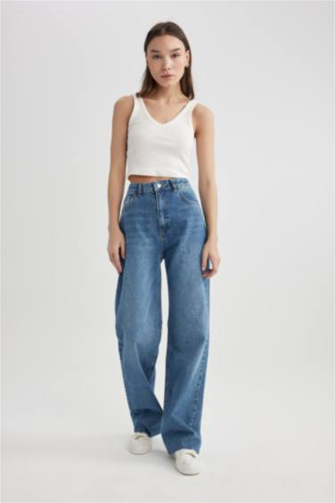 بنطلون جينز وايد ليج خصر عالي وحافة ممزقة