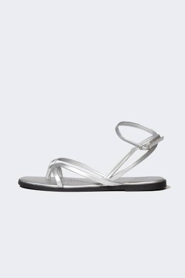 Woman Lace-Up Flat Sole Sandals