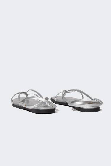 Woman Lace-Up Flat Sole Sandals