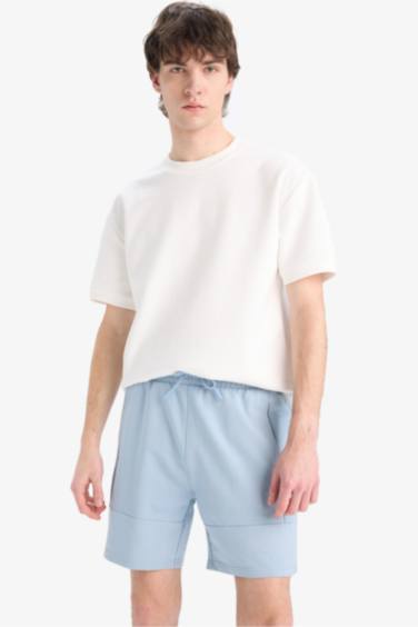 شورت بيزك سليم فيت برجل ضيقة