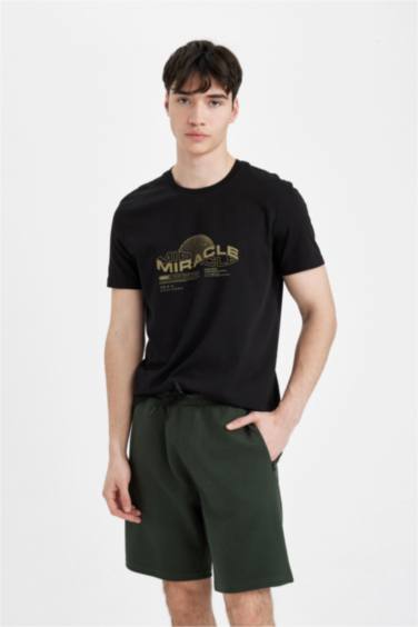 Regular Fit Düz Paça Cepli Basic Düz Şort