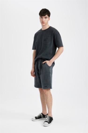 Oversize Fit Regular Hem Shorts