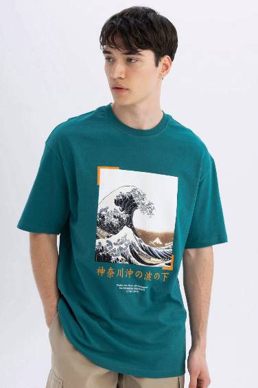 Comfort Fit Art Hokusai Crew Neck T-Shirt