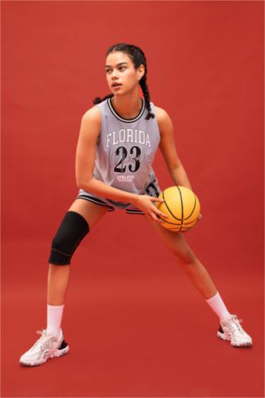 شورت رياضي قصير قصة عادية