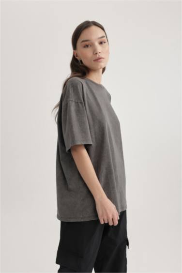 Oversize Fit Crew Neck Short Sleeve Washed Effect T-Shirt