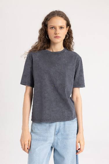 Regular Fit Crew Neck Washed Faded Effect Basic Short Sleeve T-Shirt