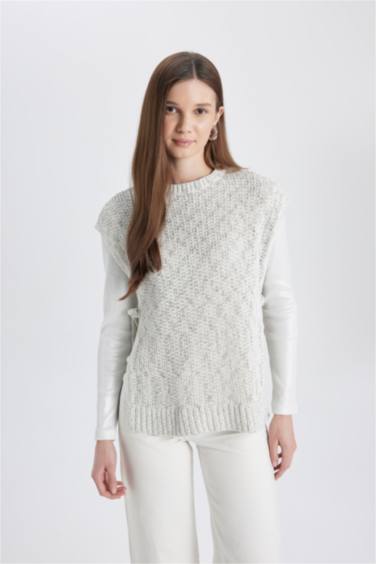 فيست قصة عادية بياقة مستديرة