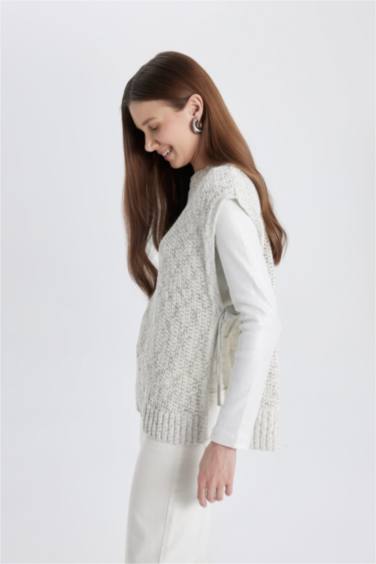 فيست قصة عادية بياقة مستديرة