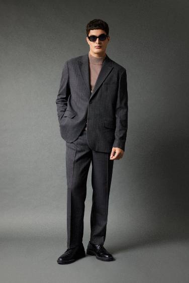 بنطلون قصة مستقيمة بقصة عادية وخصر عادي