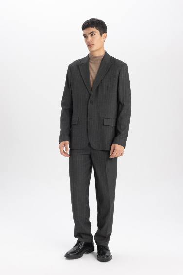 بنطلون قصة مستقيمة بقصة عادية وخصر عادي