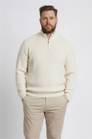 Свитер с воротником