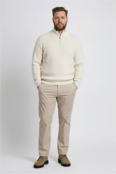 Свитер с воротником