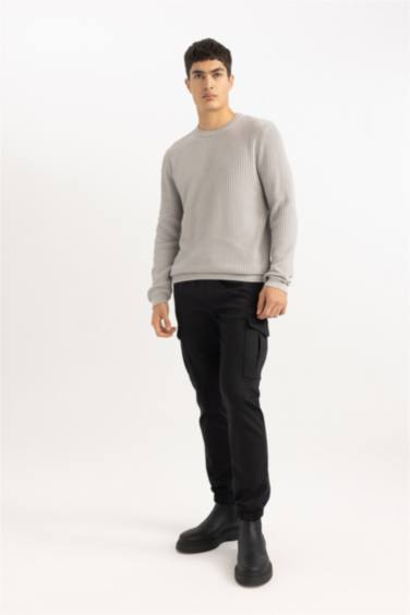 Standard Fit Crew Neck Basic Knitted Pullover