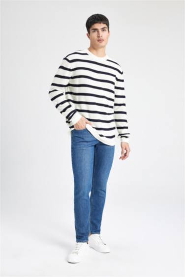 Standart Fit Normal Kesim Bisiklet Yaka Triko Çizgili Kazak