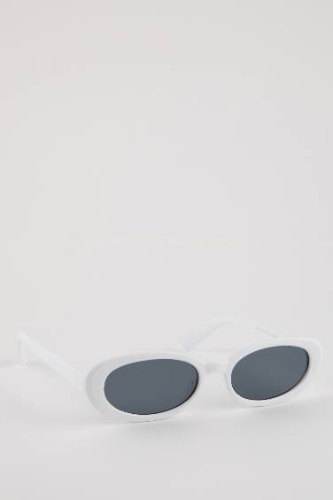 Woman Oval Plastic Sunglasses