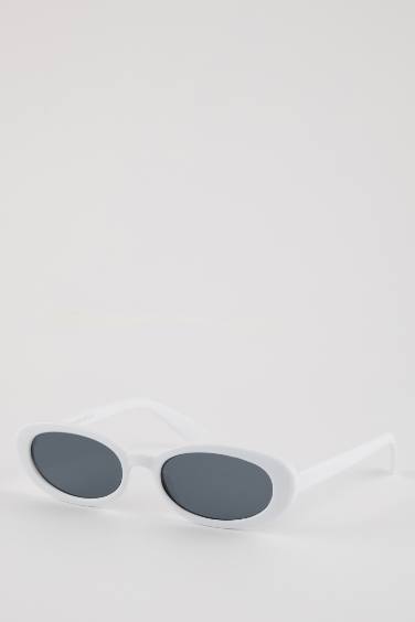 Woman Oval Plastic Sunglasses