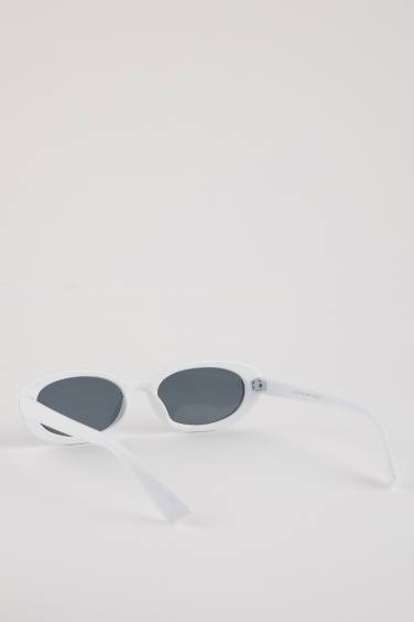 Woman Oval Plastic Sunglasses
