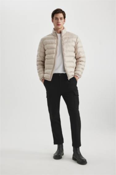 Slim Fit Mevsimlik Şişme Mont Dar Kesim Dik Yaka Fermuarlı Cepli