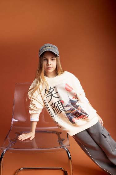 Girl Oversize Fit Crew Neck Printed Sweatshirt