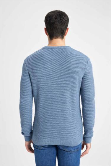 Pull en Tricot coupe standard à col rond