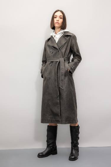 Su Geçirmez Regular Kalıp Kemerli Cepli Eskitme Suni Deri Uzun Trençkot