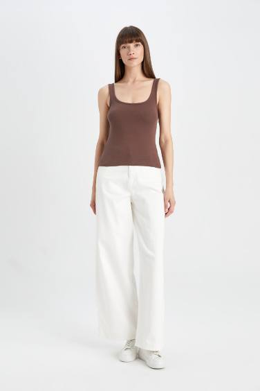 تانك توب مضلع سليم فيت بياقة مستديرة