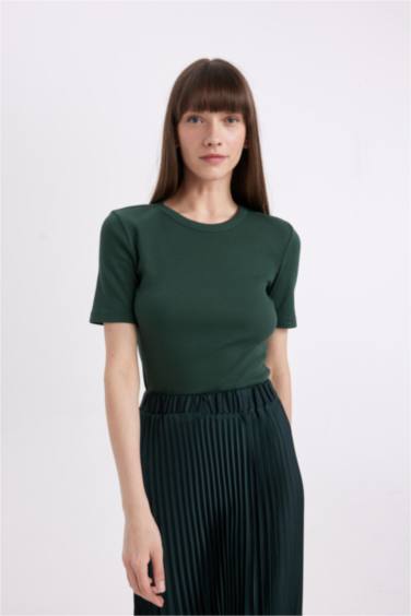 تيشيرت مضلع سليم فيت بياخة مستديرة