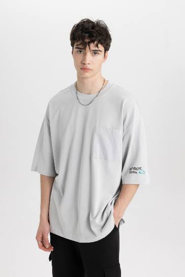 Loose Fit Crew Neck Back Printed T-Shirt