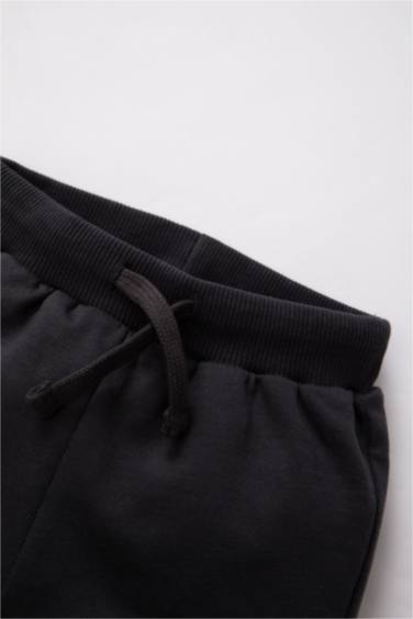 بنطلون سويت بانتس ولادي بطبعة شعار وقصة عادية