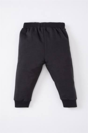 بنطلون سويت بانتس ولادي بطبعة شعار وقصة عادية