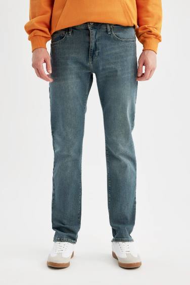 Sergio Regular Fit Normal Waist Pipe Leg Jeans