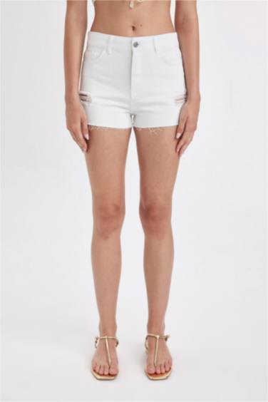 شورت جبنز بخصر عالي ممزق