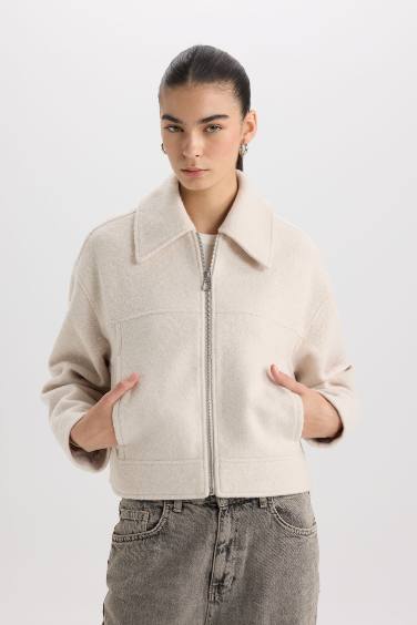 Su Geçirmez Regular Fit Polo Yaka Fermuarlı Cepli Kısa Kaşe Ceket