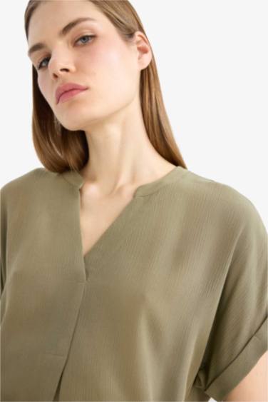 Regular Fit Crew Neck Short Sleeve Blouse