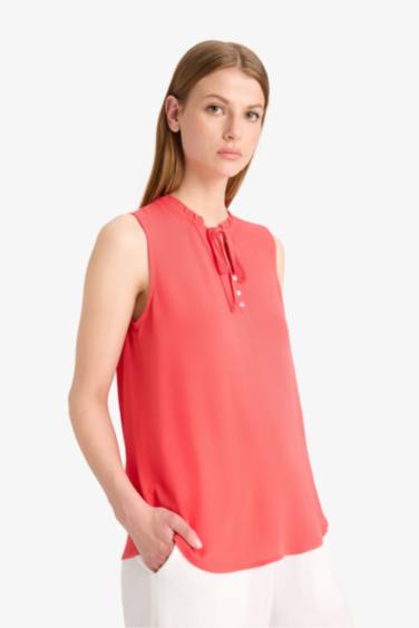 Regular Fit Crew Neck Sleeveless Blouse