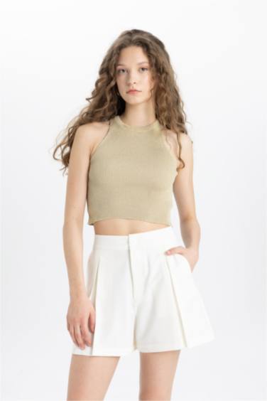 Short taille haute à coupe régulière