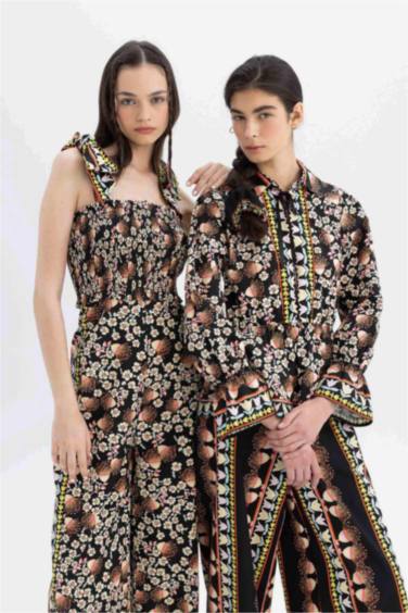 Lug Von Siga x DeFacto Oversize Desenli V Yaka Poplin Uzun Kollu Bluz