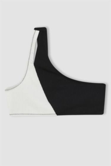 بيكيني من قطعتين