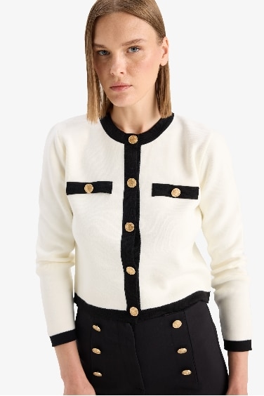 Регулярный покрой, круглый вырез, кардиган на пуговицах