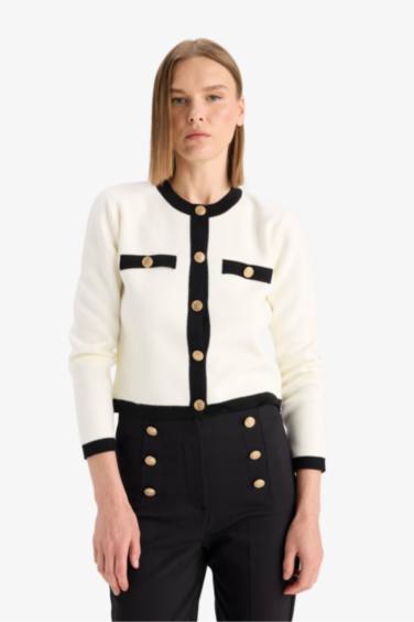 Регулярный покрой, круглый вырез, кардиган на пуговицах