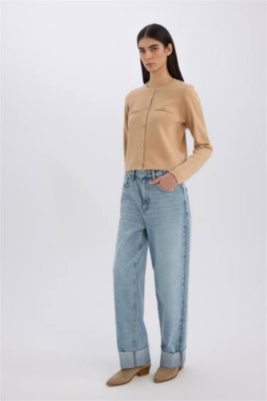 Regular Fit Bisiklet Yaka Basic Düz Altın Metal Düğmeli Triko Hırka